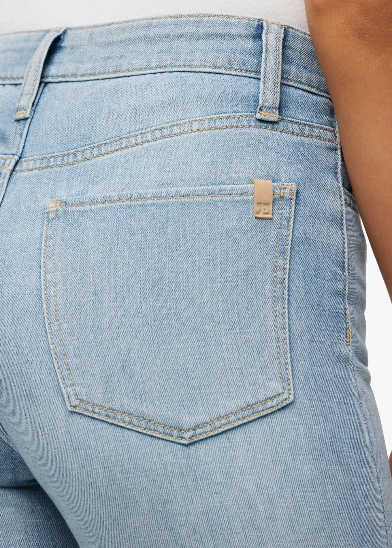 the_blake_3741.webp THE BLAKE>Joe’s Jeans Best