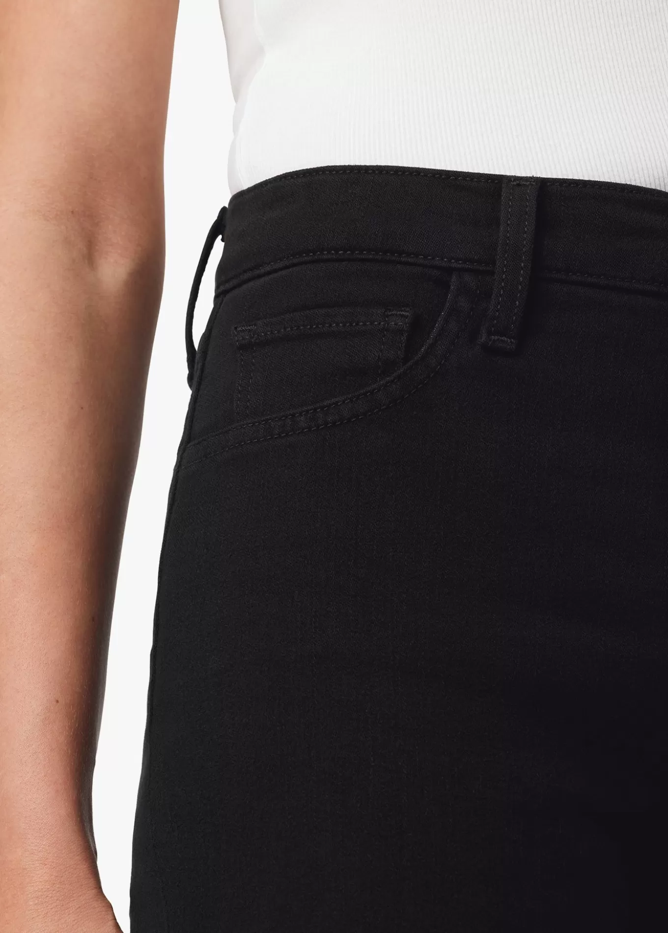 the_charlie_5089.webp THE CHARLIE>Joe’s Jeans Shop