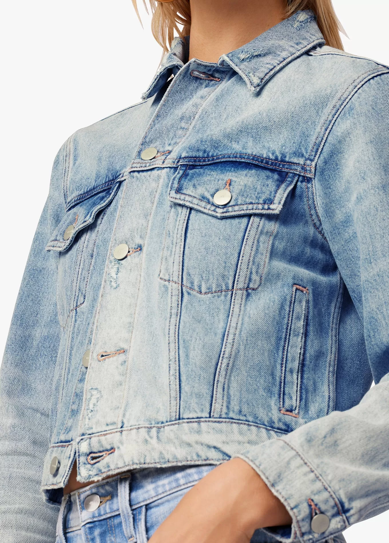 the_joey_shrunken_denim_jacket_2969.webp THE JOEY SHRUNKEN DENIM JACKET>Joe’s Jeans Hot