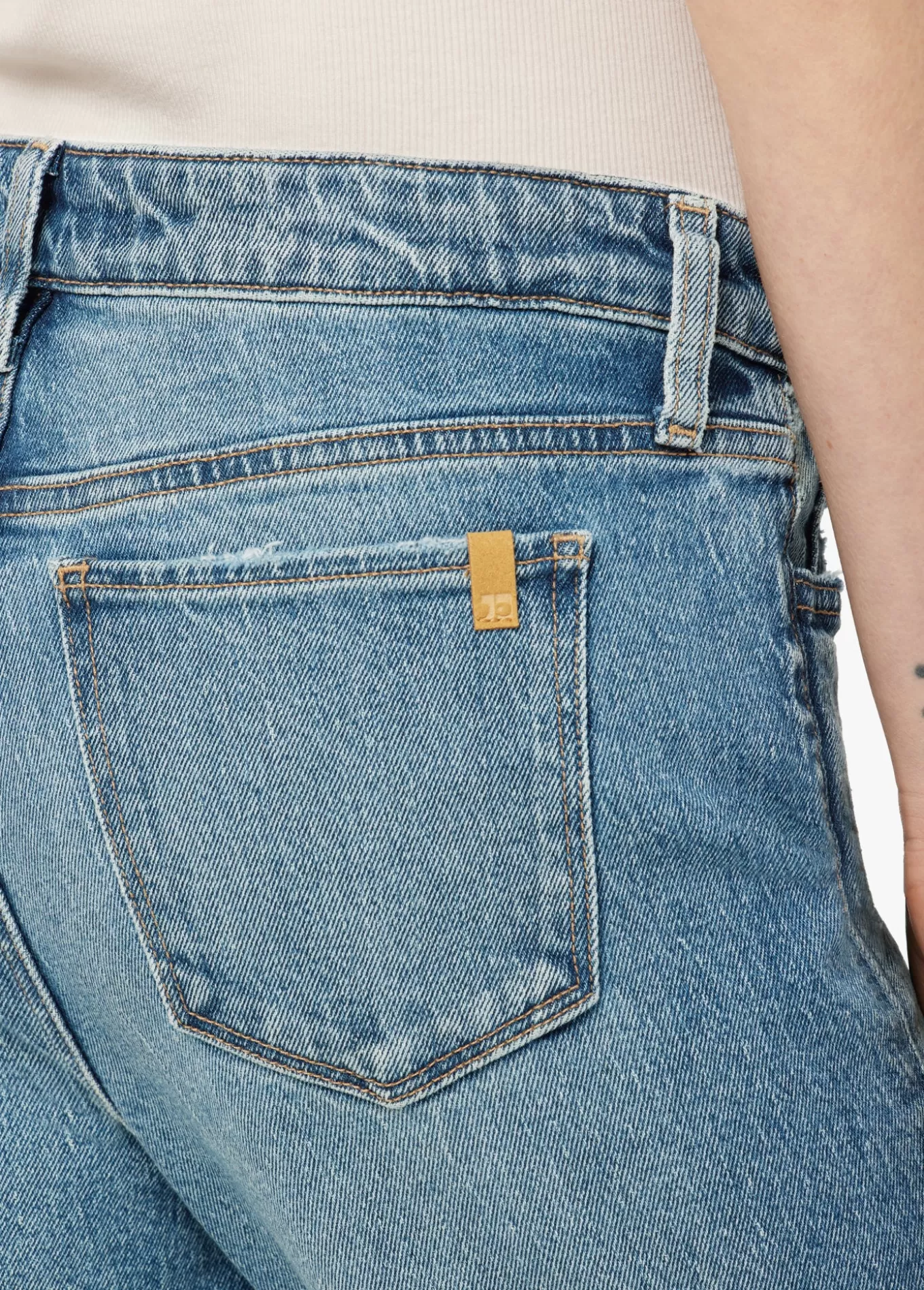 the_lara_5130.webp THE LARA>Joe’s Jeans Flash Sale