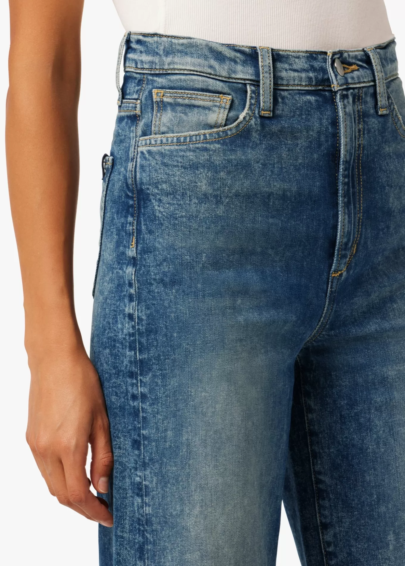 the_mia_5483.webp THE MIA>Joe’s Jeans Best