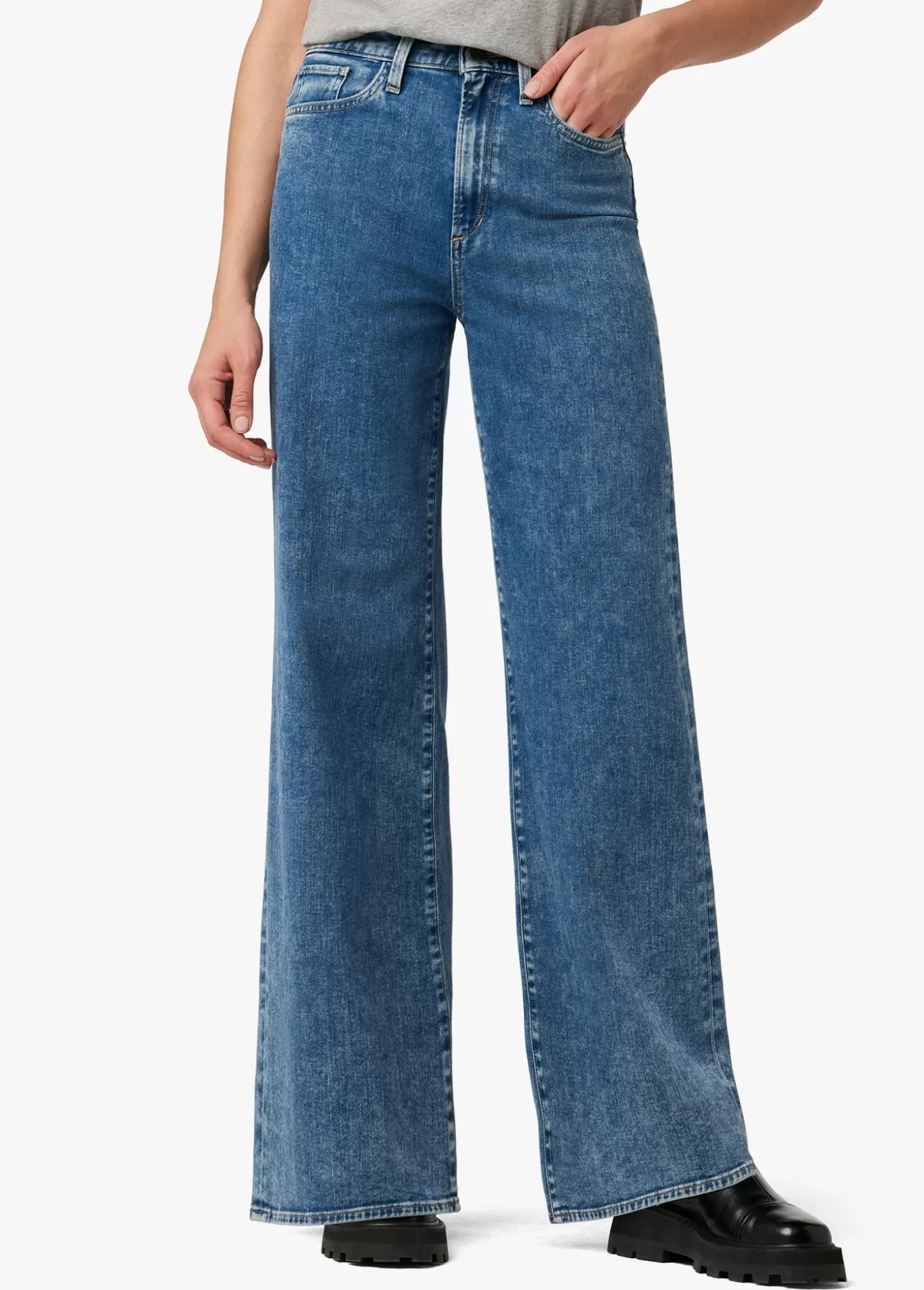 THE MIA>Joe’s Jeans Hot