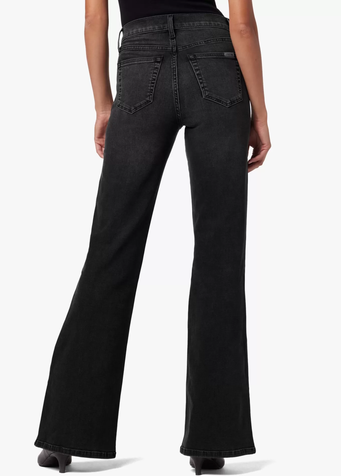 the_molly_6060.webp THE MOLLY>Joe’s Jeans Clearance