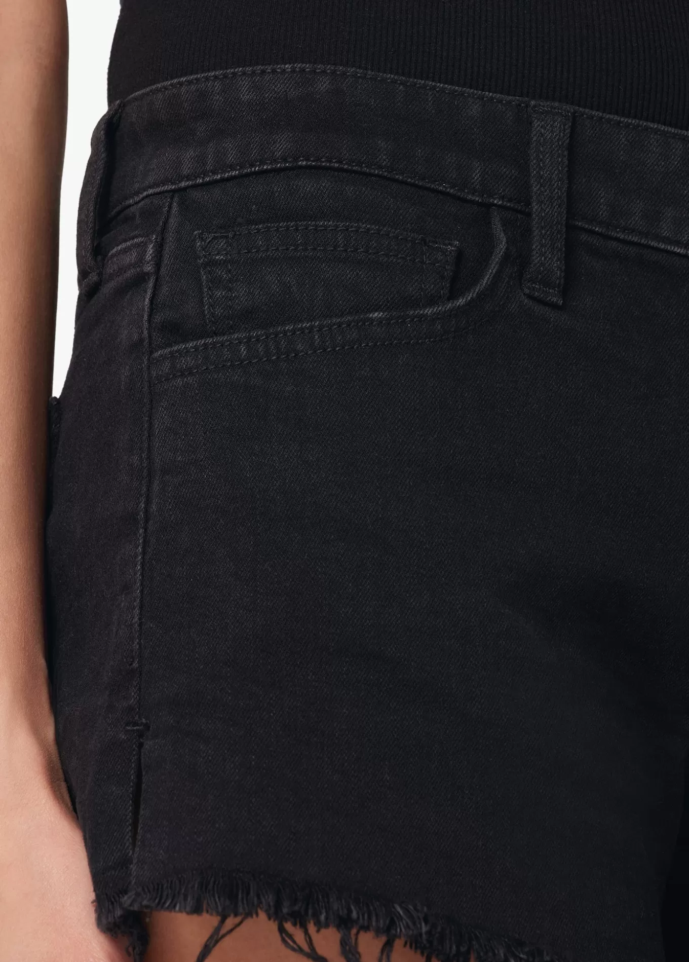 the_ozzie_short_5344.webp THE OZZIE SHORT>Joe’s Jeans Best Sale
