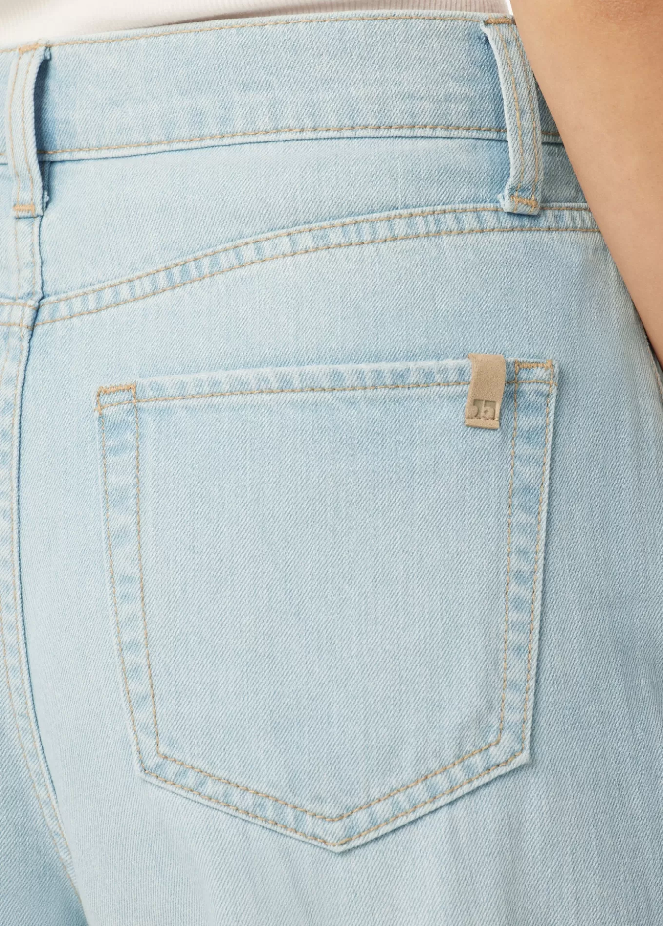 the_pleated_wide_leg_ankle_3542.webp THE PLEATED WIDE LEG ANKLE>Joe’s Jeans Shop