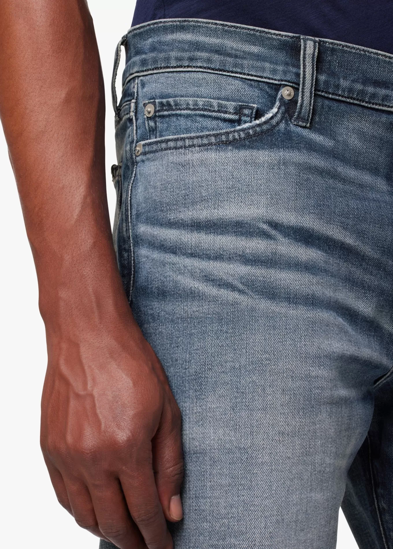 the_roux_1574.webp THE ROUX>Joe’s Jeans Hot