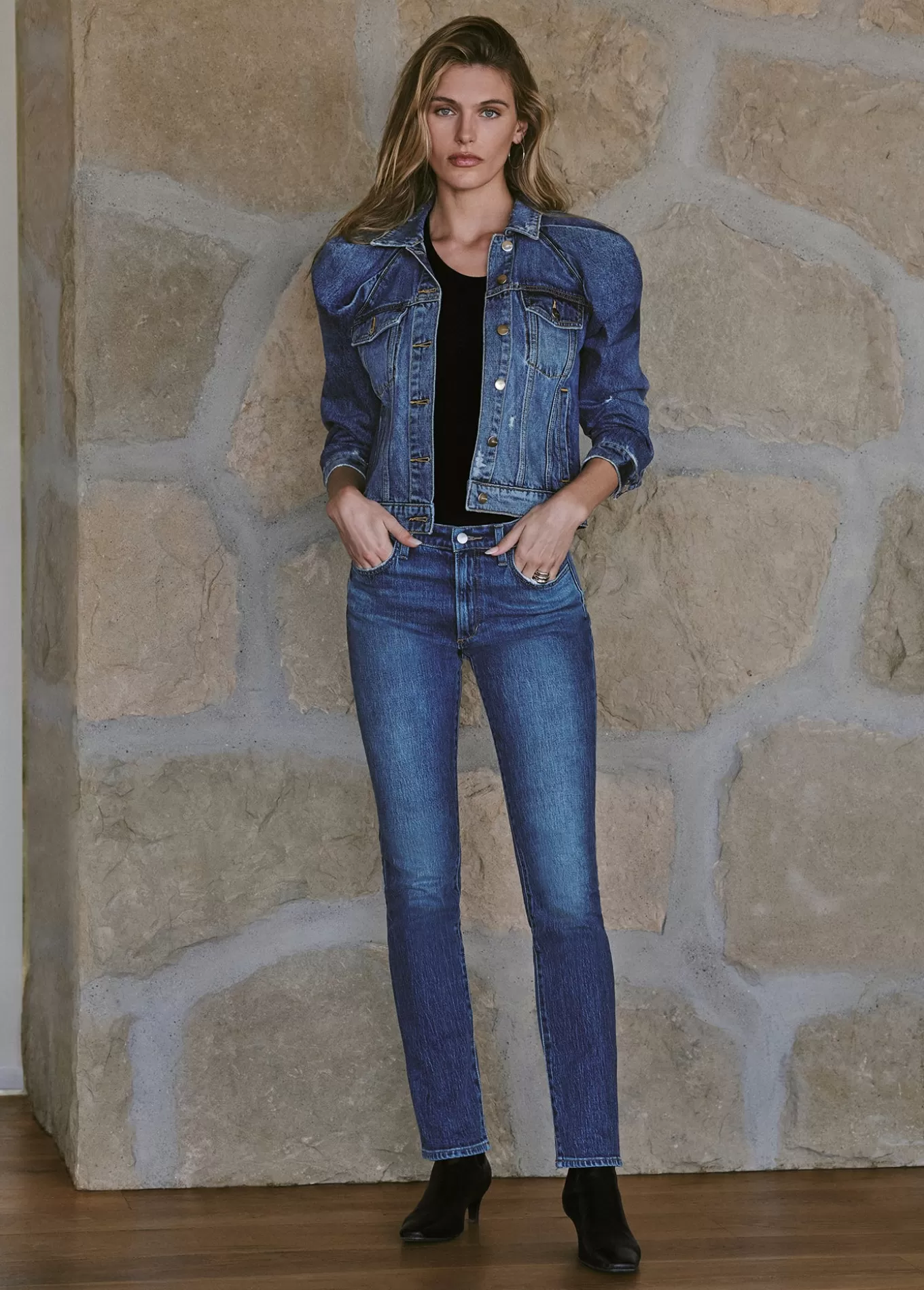 the_runway_luna_3809.webp THE RUNWAY LUNA>Joe’s Jeans Hot