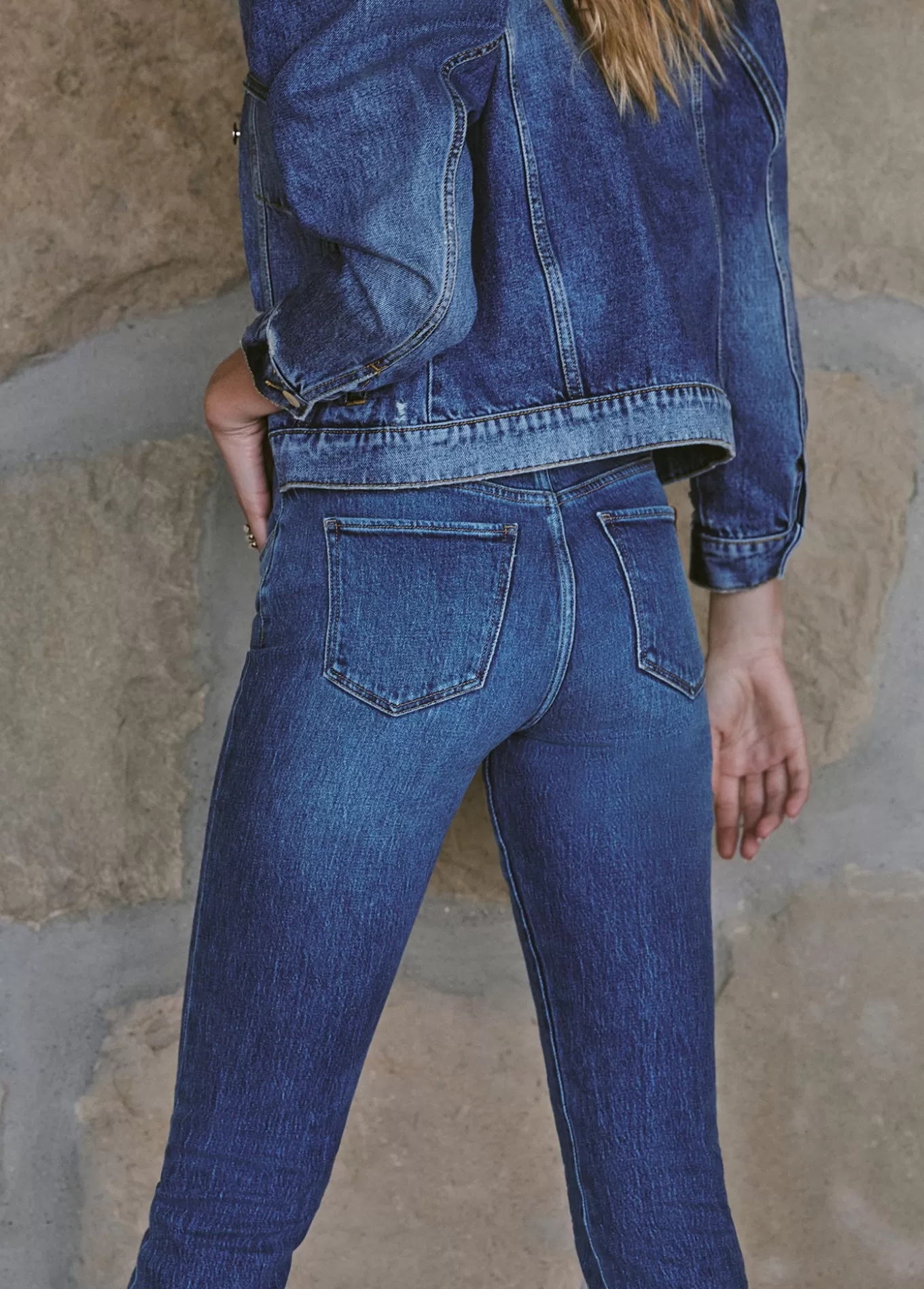 the_runway_luna_3812.webp THE RUNWAY LUNA>Joe’s Jeans Hot