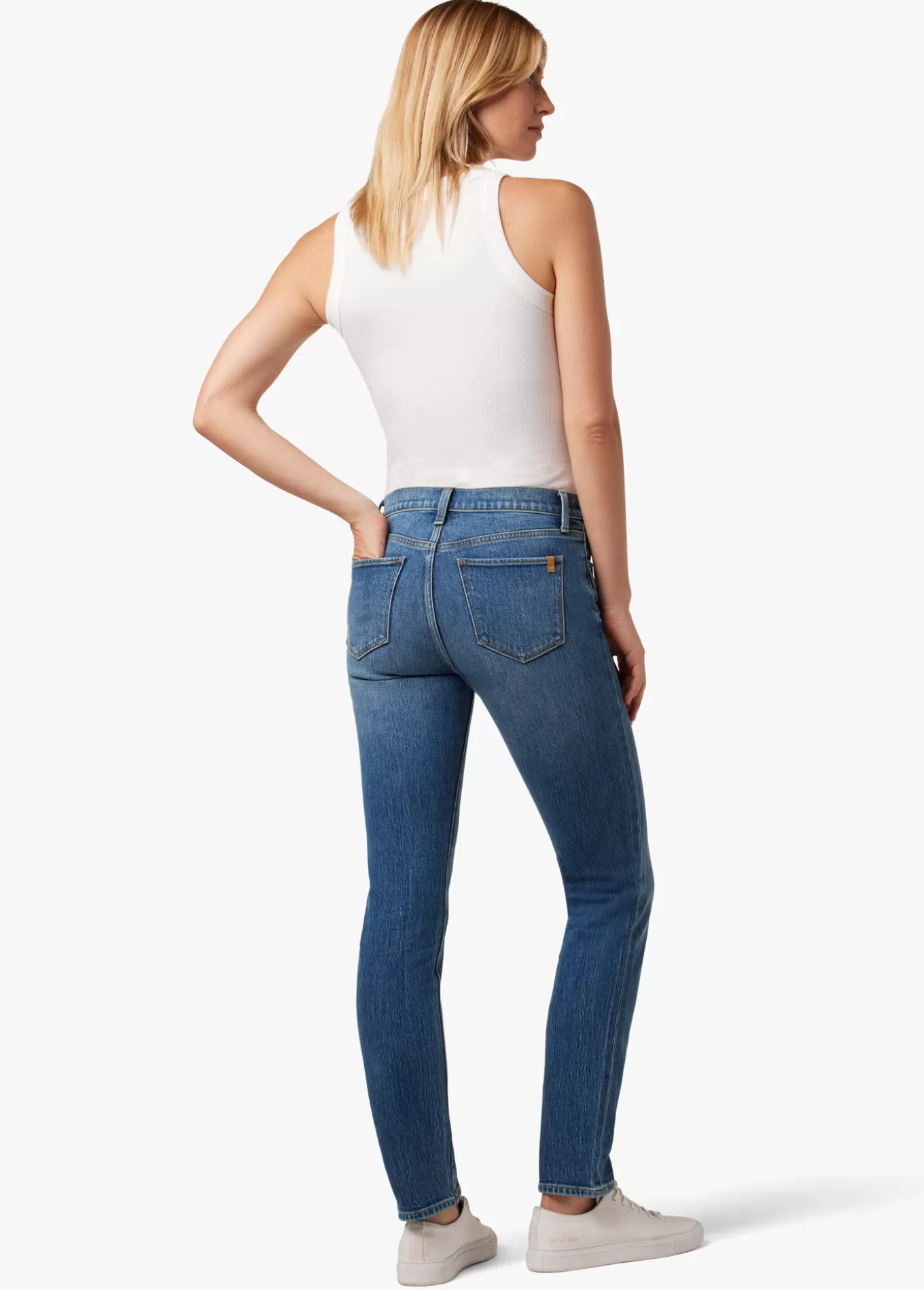the_runway_luna_3815.webp THE RUNWAY LUNA>Joe’s Jeans Hot